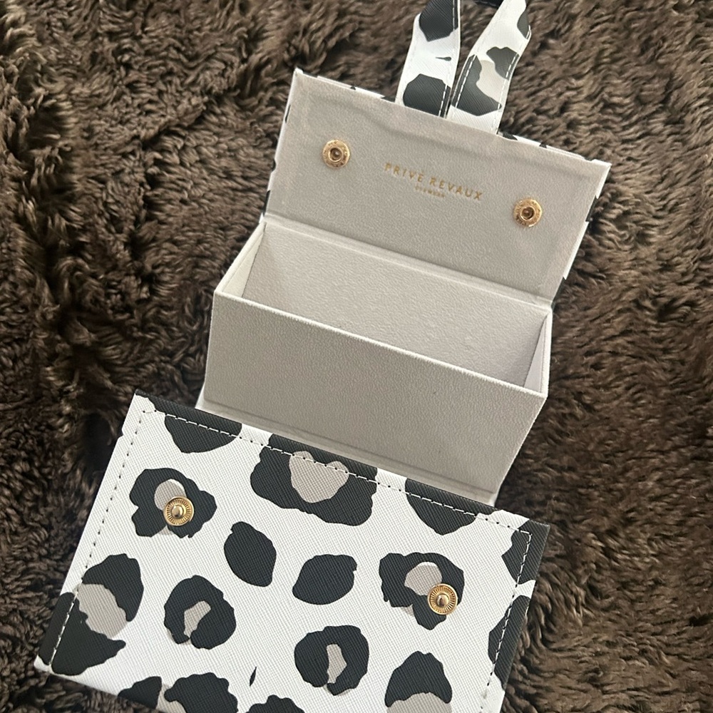 Prive Revaux Animal Print Quad Sunglass Holder - NWOT - Picture 3 of 4
